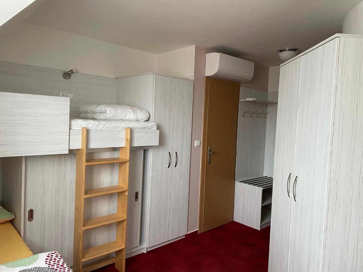 Hotel Orlovna Sitborice Esterno foto