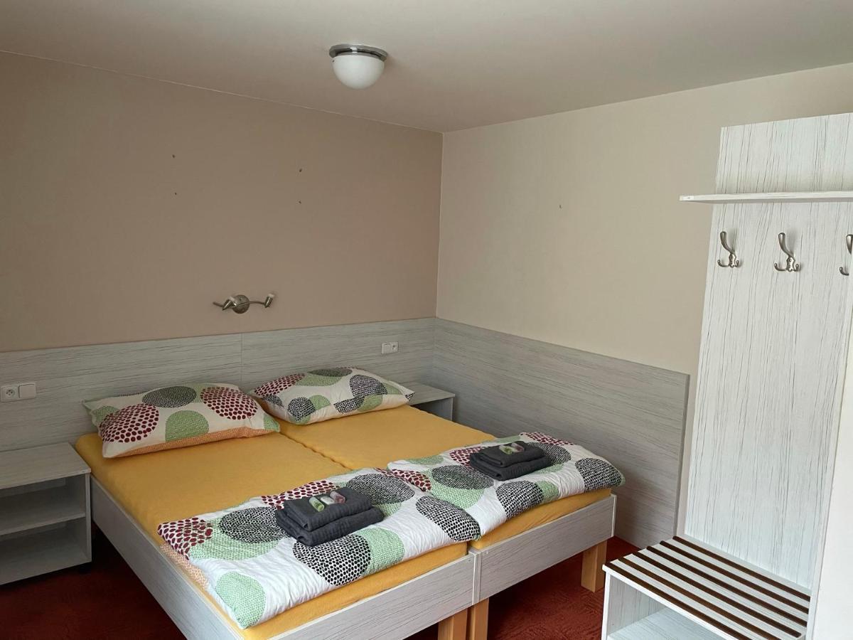 Hotel Orlovna Sitborice Esterno foto