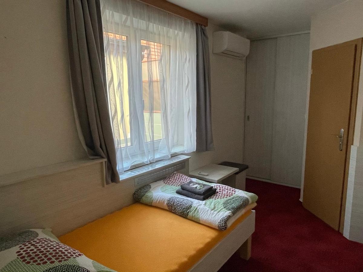 Hotel Orlovna Sitborice Esterno foto